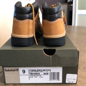 Toddler timberland winter boots ! Size 9. Worn 1x.